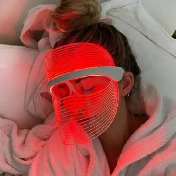 LED Light Energy Shield Face Mask - Picture 2 of 7
